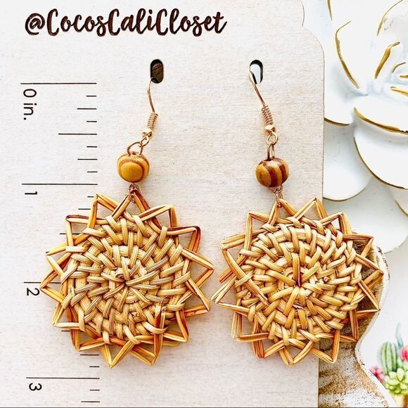 Woven Rattan Geometric Flower Drop Earrings NWT - Picture 5 of 5